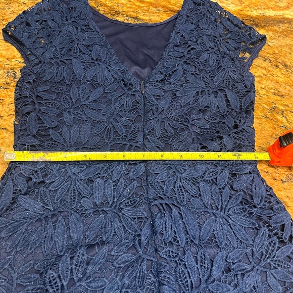 ⭐️NWOT⭐️ Lulus Right Sheer, Right Now Navy Blue Lace Bodycon Dress - Picture 5 of 8